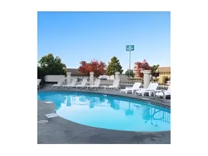 Discovery Inn - Image 3