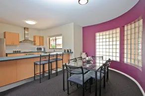 Cosmopolitan Apartments - Image 4