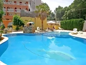 Mini Golf Apartments - Image 2