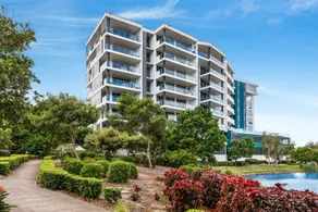 Lakeside Family Oasis with Pool, Gym and Balcony - Image 3