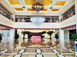 Weishanhu Holiday Hotel - Image 2