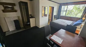 Chateau Backpackers & Motels - Image 2