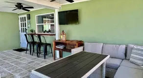 Sea la Vie - Beach Town Charm - Image 3