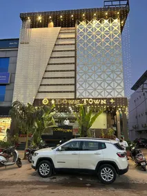 Capital O 48550 Hotel Down Town - Image 3