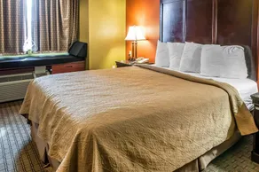 Quality Inn Farmington - Image 5