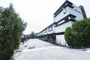 Eumseong Black and White - Image 3