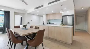 Waterfront Palms Suite 3 Bed, Central Location - Image 4