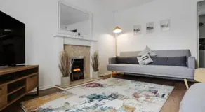 New build house near Trafford Centre with drive - Image 2