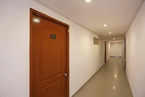 The Hotel Hill View - Image 3