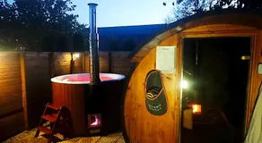 Pod orehom drvena kuća i sauna - Image 5