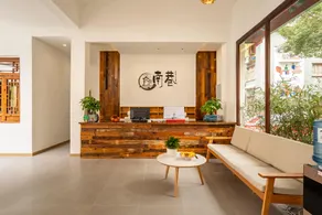 South Lane Inn - Image 3