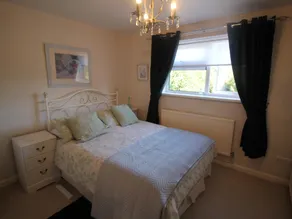 Garth Olwg 2 Bed Apartment by Cardiff Holiday Homes - Image 5