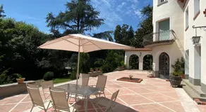 Espectacular Casa Chateau en el centro de Olot - Image 2