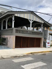 Lazy Parrot Inn - Image 3
