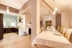 Spacious house of 400m² in the heart of Istria - Image 4