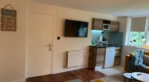 Apartamento independiente Suite - Recién reformado y parking gratis - Image 3