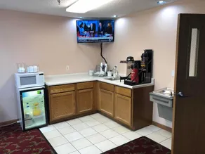 Americas Best Value Inn - Image 4