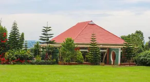Kinzi Apartments Bar & Gardens - Image 5