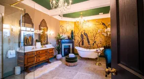 Abbotsford Hotel - Image 2