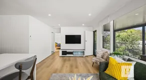 Sunset Shore Retreat - Image 2