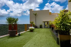 Deluxe Double or Twin Room with Balcony - Image 5