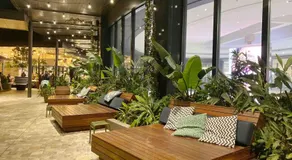 Lakeside Executive Retreat near Westfield Shops - Image 5