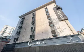 Guri C Boutique Hotel - Image 5