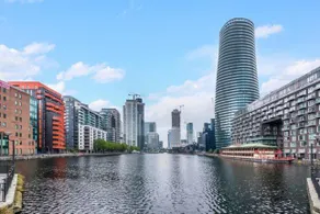 Canary Wharf Apartment - Image 3