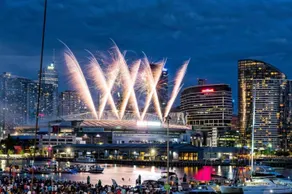 17 Floor Waterfront Apartment Docklands 2BR 2Car - Image 4