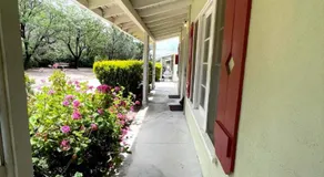 Sierra Pelona Motel - Image 3