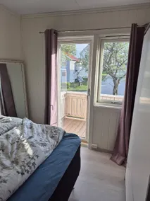 Three-Bedroom Townhouse Central - Image 3