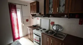 Eva's house with 2 bedrooms and private courtyard - Image 3