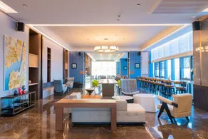 J ONE HOTEL - Image 3