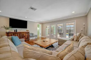 The Crown House 4b Pool Home 6 mins to IR Beach - Image 5