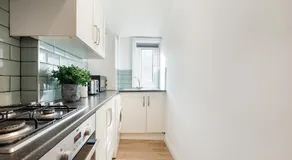London Paddington Station Apartments - Image 5
