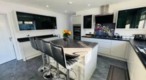 Luxurious House - Image 3