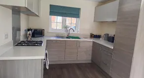 3 Bedroom House Sleeps 7 - Pets Ok - Free Parking - Image 3