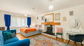 Rural 7 and 2 bed Lodge stays In Windsor! Hot Tub! Sleeps 20 - Image 2