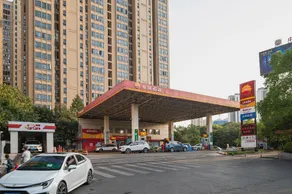 Yichen Hotel - Image 5