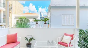 Central Luxurious Retreat - Image 4
