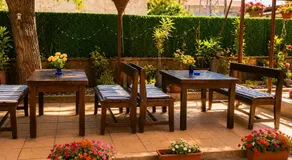 Family Hotel Yulian - Image 3