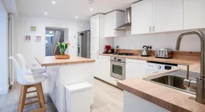 Taliesin - 5 Bedroom Holiday Home - Tenby - Image 3