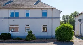 Ideal Work Stays 3BR 6 Guests Free Parking - Image 5