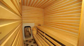 Rich Hotel - Image 5