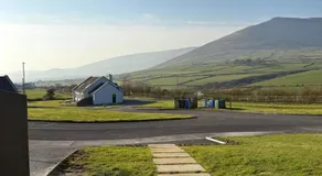Dingle Lispole Garden Suite 6 - Image 3