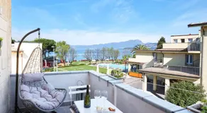 Studio avec terrasse | Vue sur l'eau - Image 2
