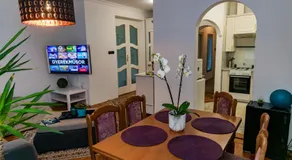 Center House - Otthon, csak máshol! - Image 3