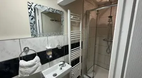 Cosy one bedroom home close to City Centre & Stadium MK - Image 2