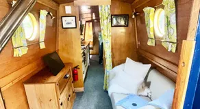 Daisy Mutler Holiday Boat Hire - Image 2