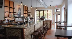 Modern Cozy Huge Balcony in Heart of Passyunk - Image 4